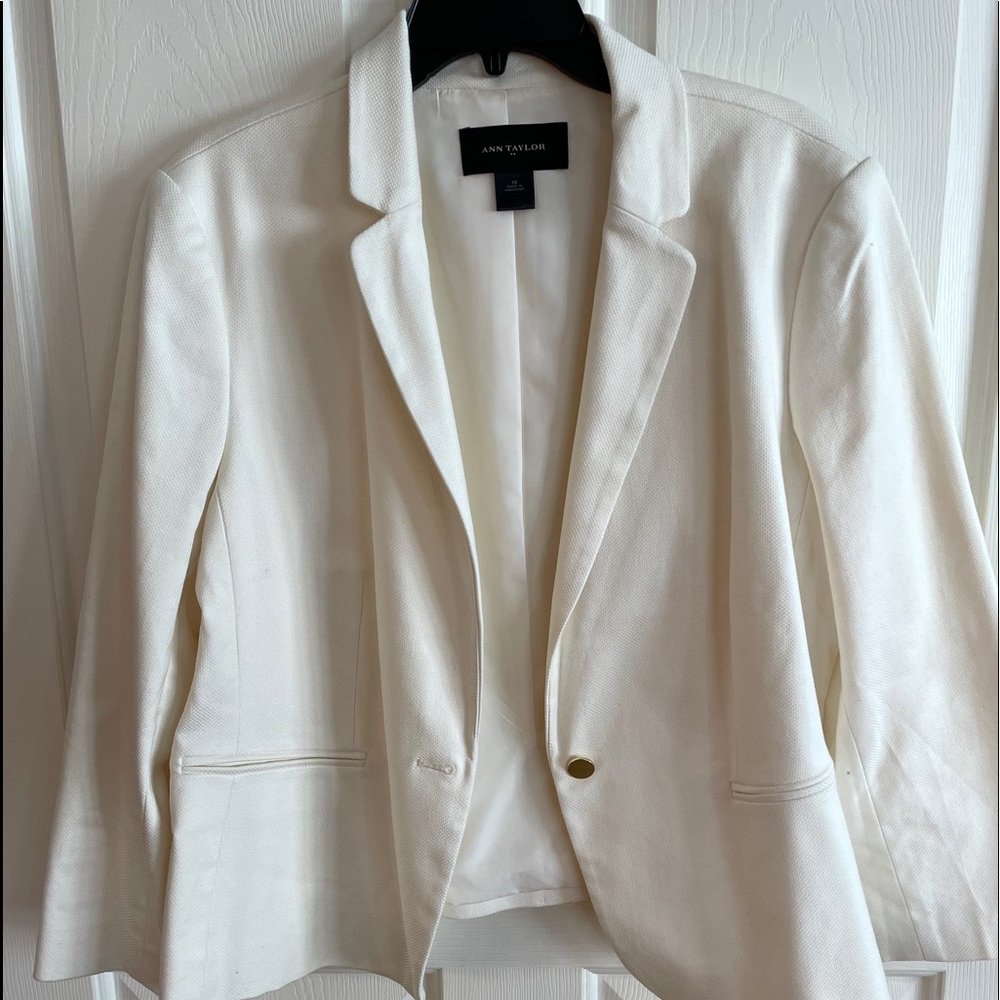 Ann Taylor Blazer Size 18